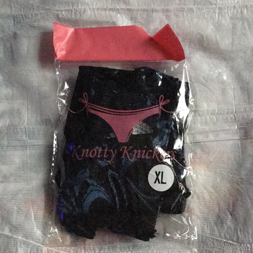 New! Knotty Knickers size XL